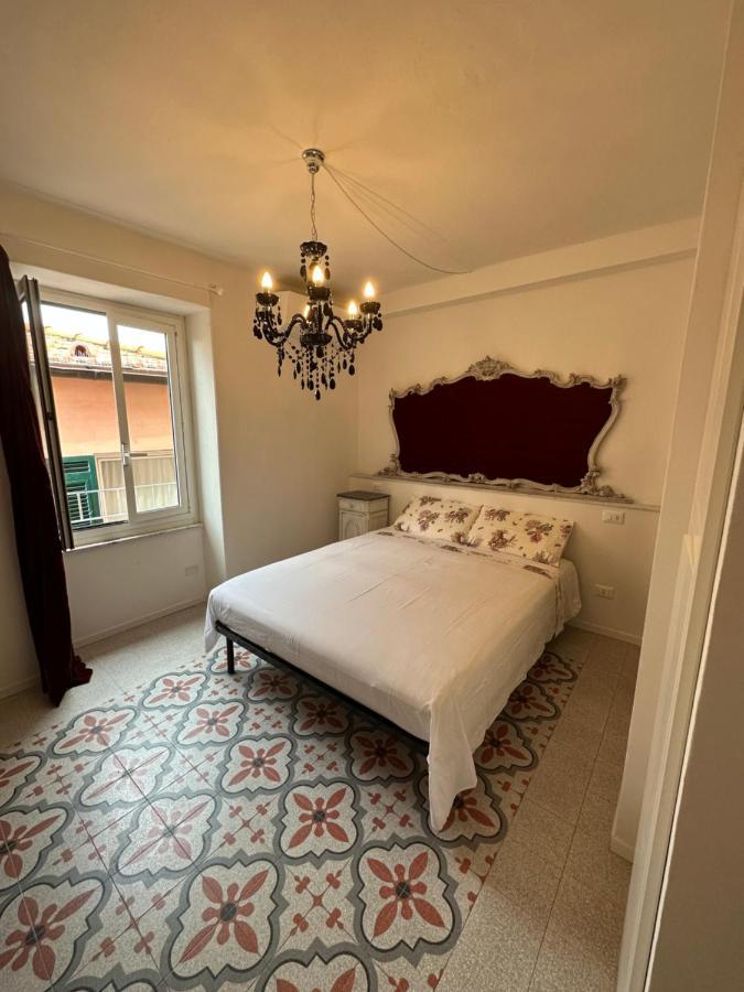 Elegante Stanza Rossa Mottino23 Bed & Breakfast Леричи Екстериор снимка