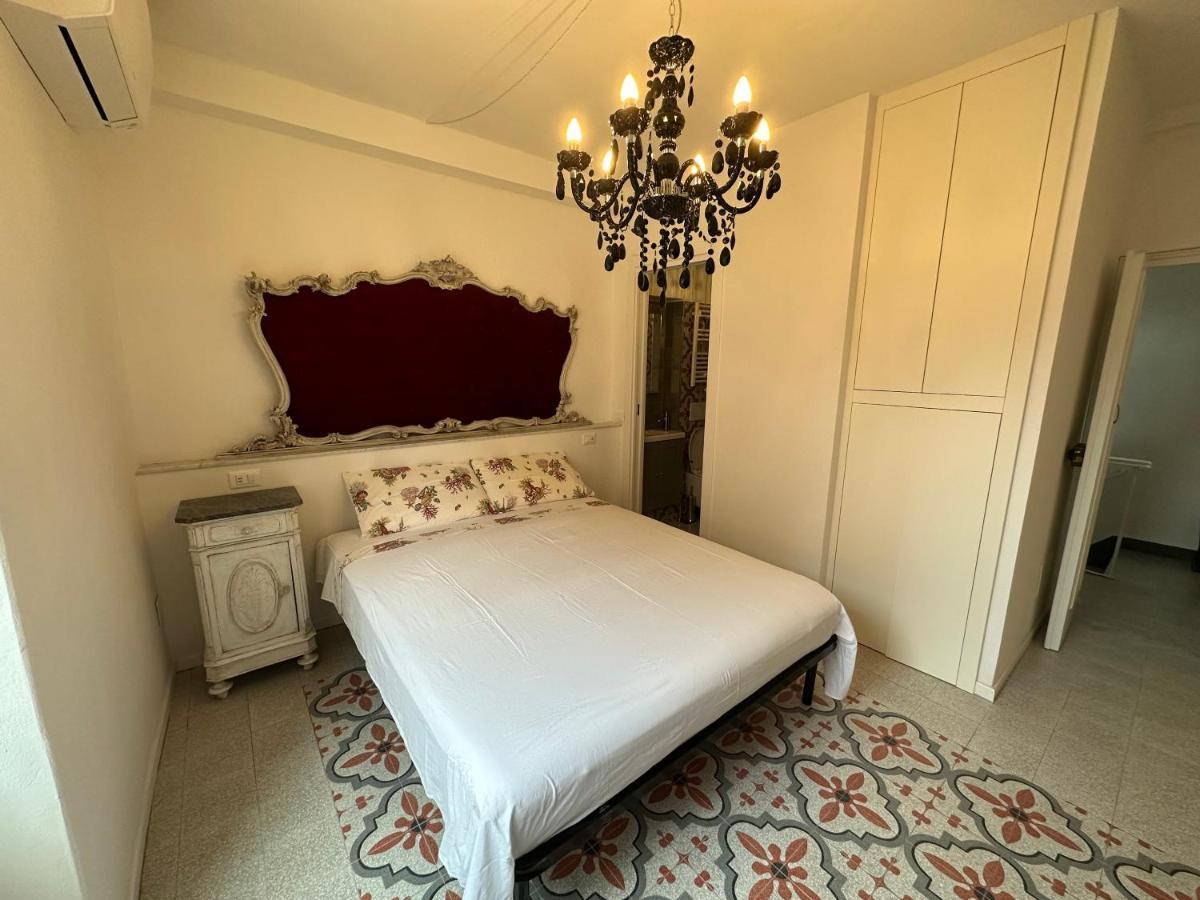 Elegante Stanza Rossa Mottino23 Bed & Breakfast Леричи Екстериор снимка